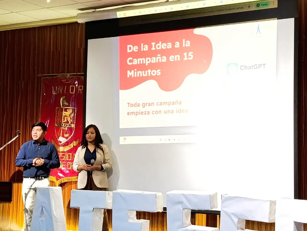 David Morales Vega en sesión interactiva sobre marketing digital y carreras internacionales